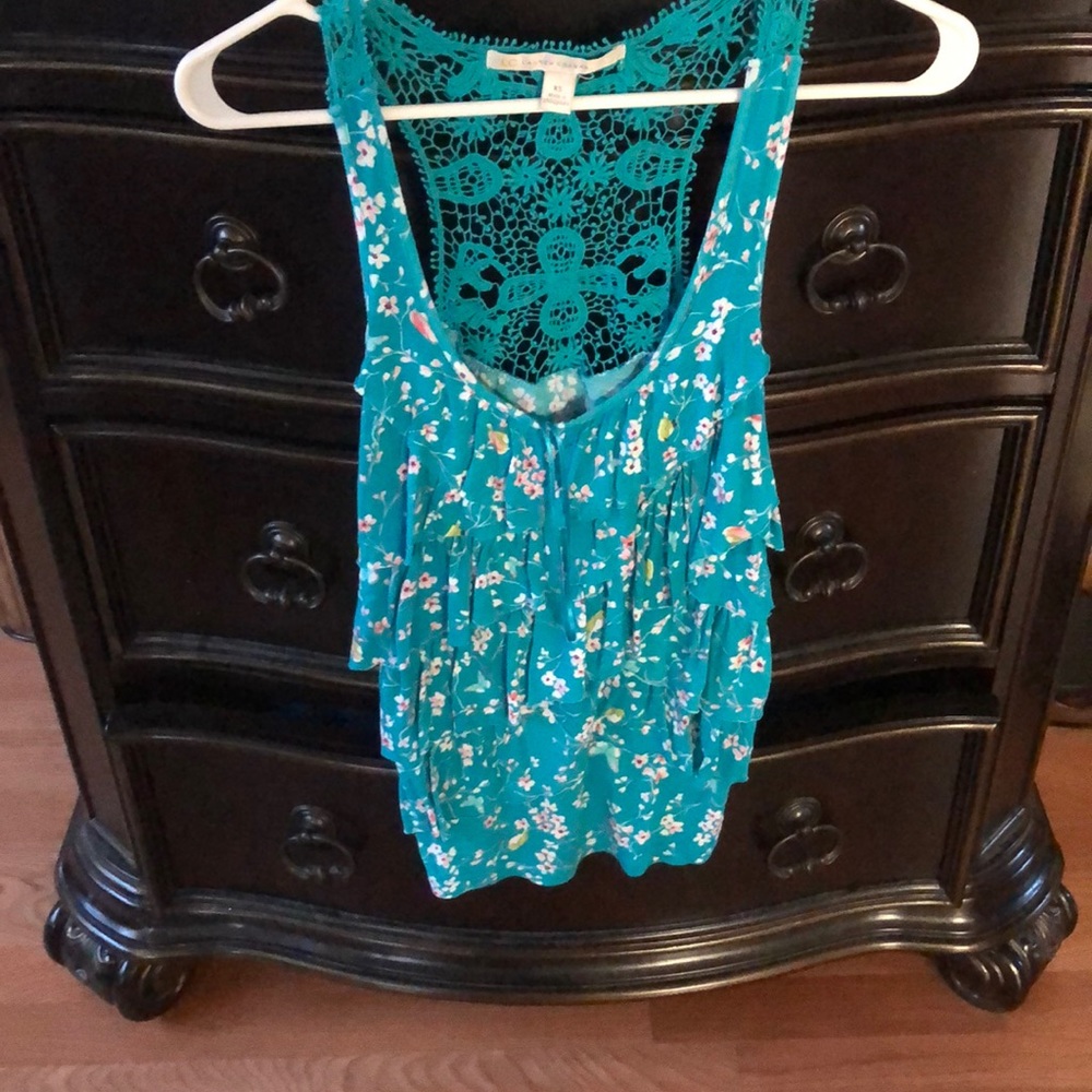 🌸 5/25 LC Lauren Conrad floral knit blouse tank